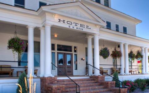 These 7 Haunted Hotels In Montana Will Make Your Stay A Nightmare