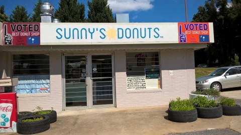 This Tiny Shop In South Carolina Serves Donuts To Die For
