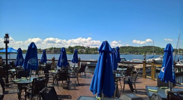 12 Incredible Waterfront Restaurants Everyone In Vermont Must Visit
