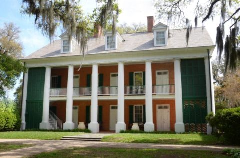 The Story Behind Louisiana's Most Haunted House Will Give You Nightmares