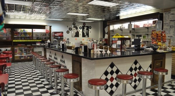 This Old-Fashioned Soda Fountain In Nevada Will Transport You Back In Time