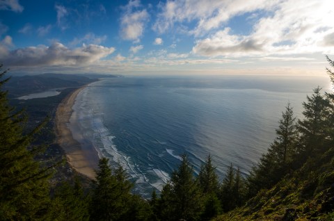 This Easy Mountain Hike Along The Oregon Coast Has An Unbeatable View