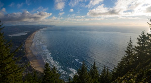 This Easy Mountain Hike Along The Oregon Coast Has An Unbeatable View