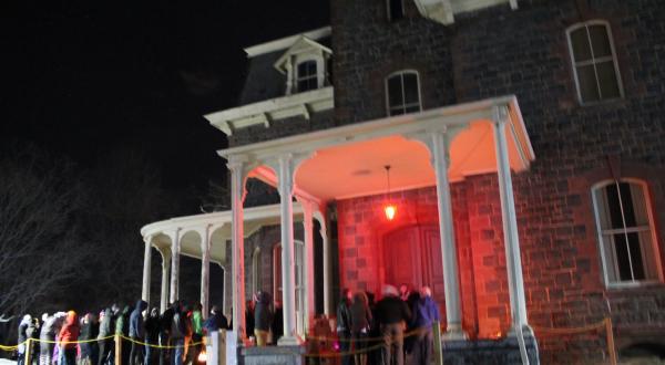 There’s A Haunted House In Virginia That’s So Terrifying You Have To Sign A Waiver To Enter