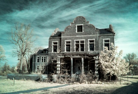 The Stories Behind These 5 Haunted Hospitals In The U.S. Are Undeniably Creepy