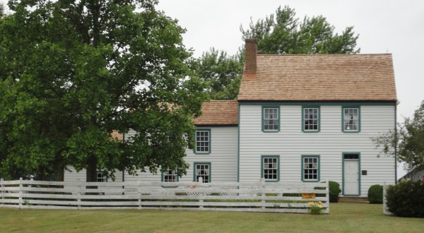 The Story Behind This Historic House In Maryland Will Give You Goosebumps