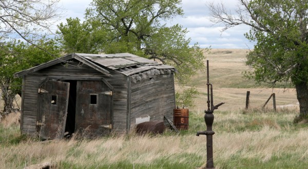 The Truly Grim Reality Of 10 Deserted Ghost Towns In North Dakota