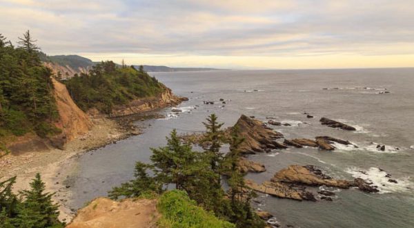 This Little-Known Natural Retreat In Oregon Will Take You A Million Miles Away From It All
