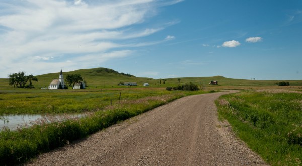 Take This Road Trip Through North Dakota’s Most Picturesque Small Towns For A Charming Experience