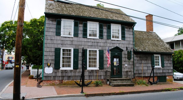 These 15 Hauntings in Delaware Will Send Chills Down Your Spine