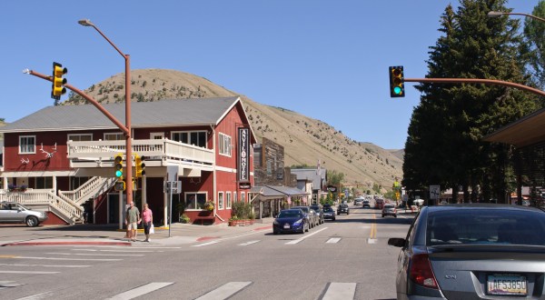 8 Wyoming Mountain Towns Where You Can Cool Off This Summer