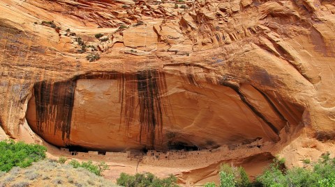 Hiking To This Aboveground Cave In Arizona Will Give You A Surreal Experience