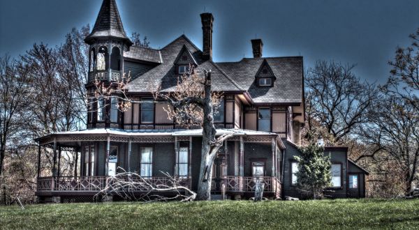 The History Of This Victorian Mansion In New York Is Truly Twisted