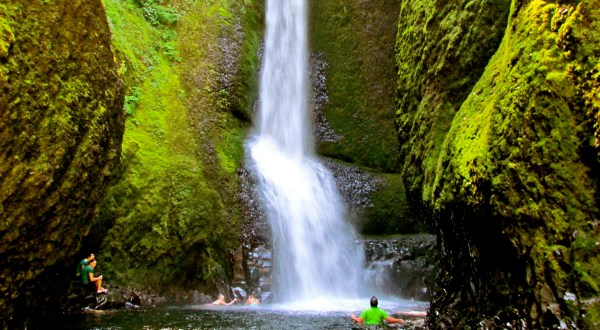 The Hidden Swimming Spot Near Portland Will Take You A Million Miles Away From It All