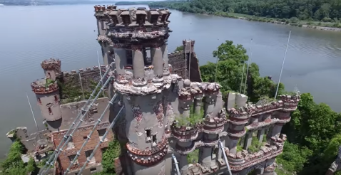 This Abandoned Island Castle In New York Is Home To An Eerie Murder Mystery