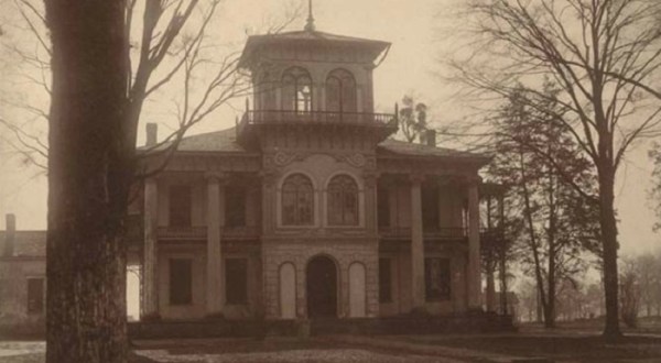 This Haunted House In Alabama Will Terrify You In The Best Way