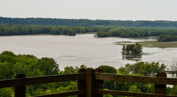 Here are 9 Hidden Gems Along the Mississippi River in Illinois