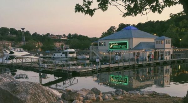 8 Alabama Restaurants Right On The River That You’re Guaranteed To Love