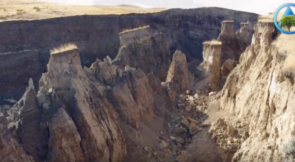 It Appears The Earth Is Swallowing Itself In Wyoming And It’s A Geological Mystery
