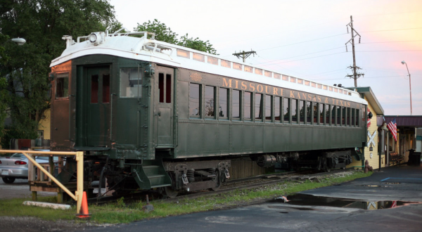 This Train In Missouri Is Actually A Restaurant And You Need To Visit