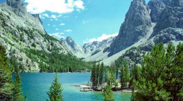 The Ultimate Bucket List For Anyone In Wyoming Who Loves The Outdoors