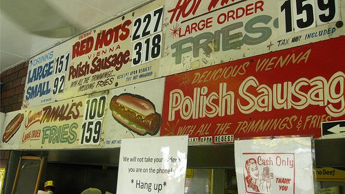 These 5 Illinois Hot Dog Stands Have Stood The Test Of Time