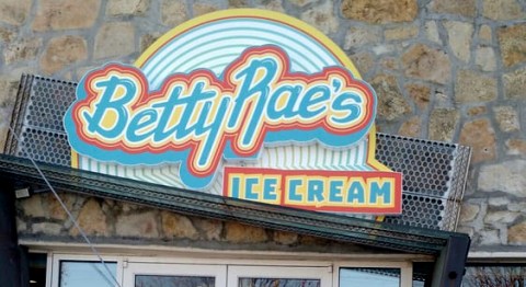 This Tiny Shop In Missouri Serves Ice Cream To Die For
