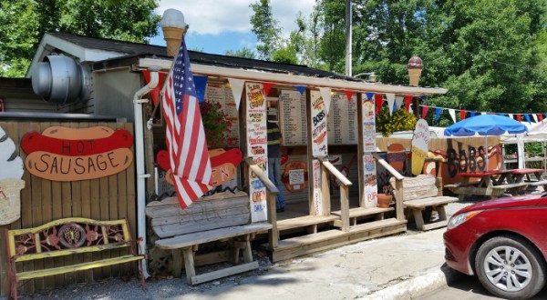 7 Places To Get The BEST Hot Dogs In West Virginia
