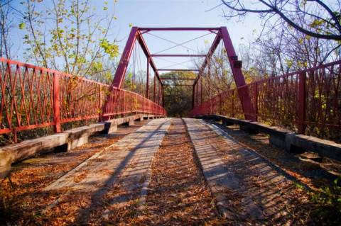 The Story Behind This Haunted Texas Bridge Will Give You Nightmares