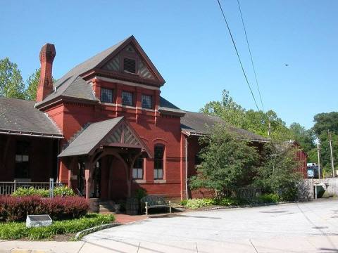 This Old Train Station In Maryland Is Now A Restaurant And It's Delightful
