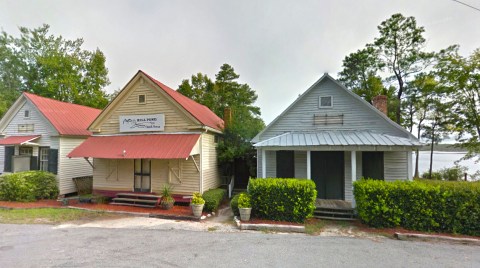 This Remote Restaurant In South Carolina Will Take You A Million Miles Away From Everything