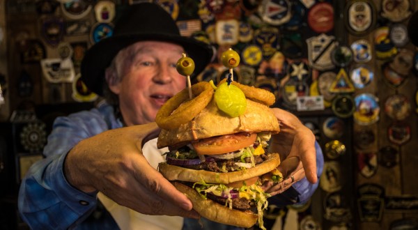 This Ultimate Burger Bucket List In Nevada Will Make Your Mouth Water
