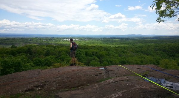 This Mountain Hike In Connecticut Leads To Something Awesome
