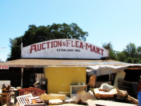 7 Must-Visit Flea Markets In Northern California Where You'll Find Awesome Stuff