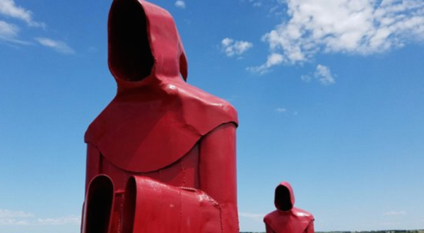 7 Strange Spots In South Dakota That Will Make You Stop And Look Twice