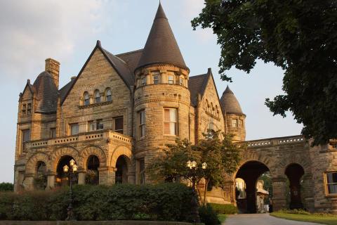 Entering This Hidden Castle Near Pittsburgh Will Make You Feel Like You’re In A Fairy Tale