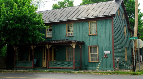 The Spooky Ghost Story Behind This Tiny Town In West Virginia Will Give You Chills
