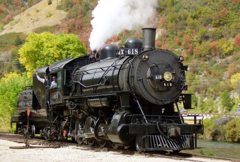 Take This Fall Foliage Train Ride Through Utah For A One-Of-A-Kind Experience