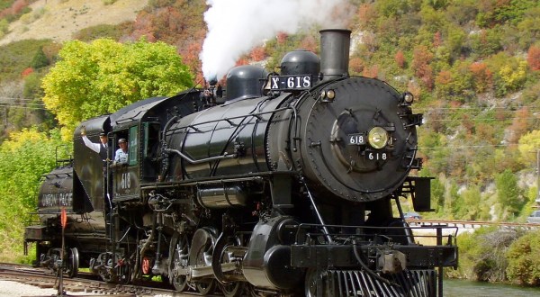 Take This Fall Foliage Train Ride Through Utah For A One-Of-A-Kind Experience