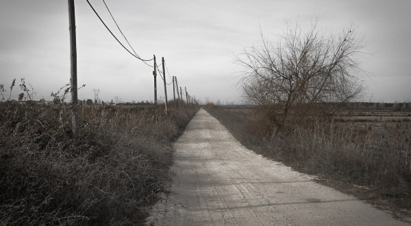 The Stories Behind This Desolate Road In South Dakota Are Truly Creepy