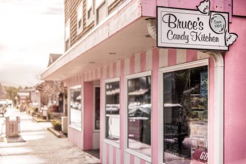 This Neighborhood Candy Store In Oregon Will Make You Feel Like A Kid Again