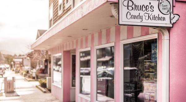 This Neighborhood Candy Store In Oregon Will Make You Feel Like A Kid Again