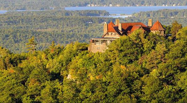 This Castle Restaurant In New Hampshire Has Incredible Views While You Eat