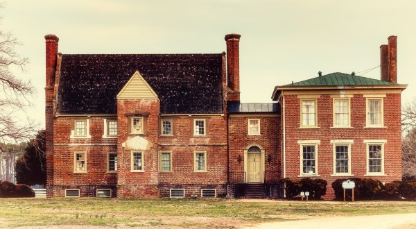 Real Ghost Sightings Have Happened At These 11 Creepy Places In Virginia