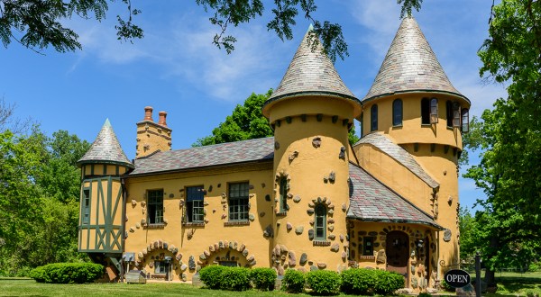 Entering This Hidden Michigan Castle Will Make You Feel Like You’re In A Fairy Tale