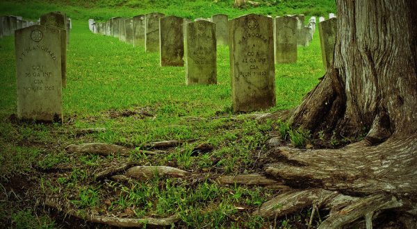 The Story Behind This Haunted Battlefield In Mississippi Is Truly Creepy