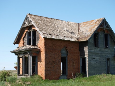 Step Inside The Creepy, Abandoned Town Of Sims In North Dakota