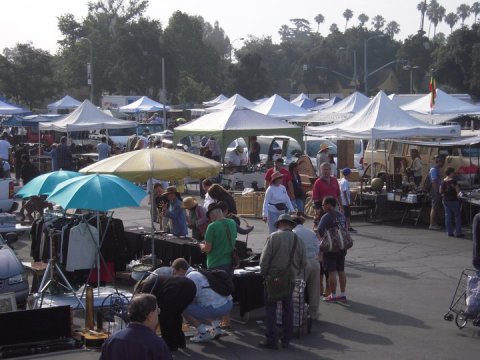 Everyone In Southern California Should Visit This Epic Flea Market At Least Once