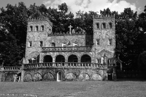 This Hidden West Virginia Castle Will Make You Feel Like You’re In A Fairytale