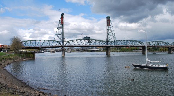 You’ll Never Forget A Trip To These 9 Waterfront Spots Around Portland